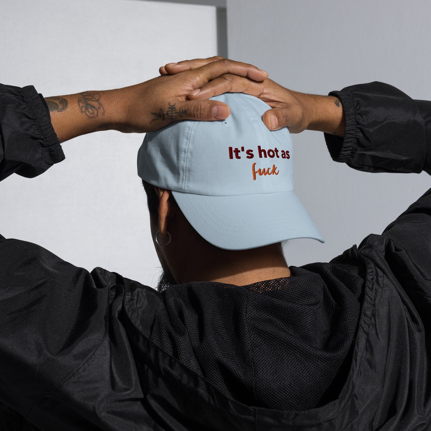 Declaración abrasadora: 'It's Hot as F**k' Dad Hat - ¡Abraza el calor con estilo!