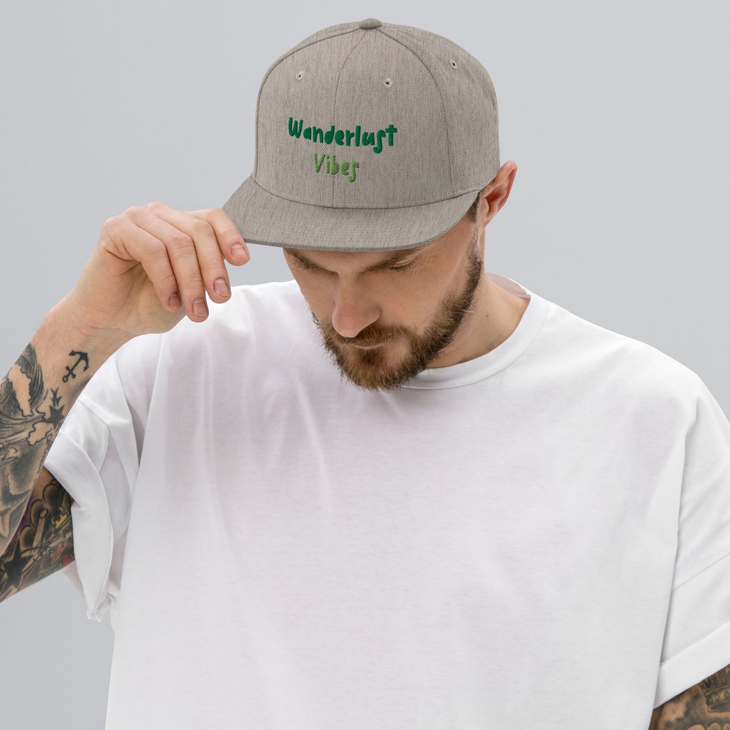 Wanderlust Vibes Snapback Hat: Abraza tu espíritu aventurero con estilo