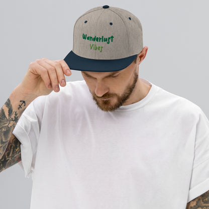 Wanderlust Vibes Snapback Hat : Embrassez votre esprit aventureux avec style